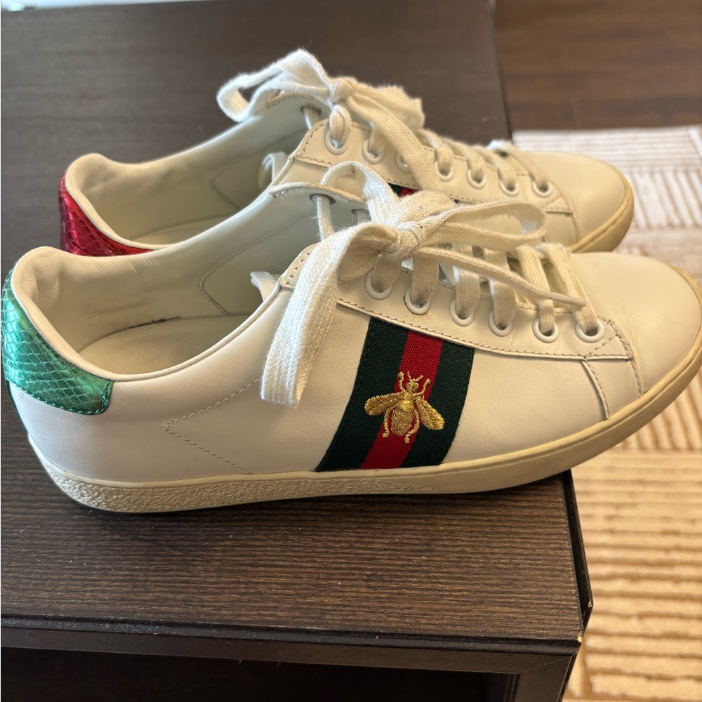 Gucci White Athletic Shoes with Red and Green Accents